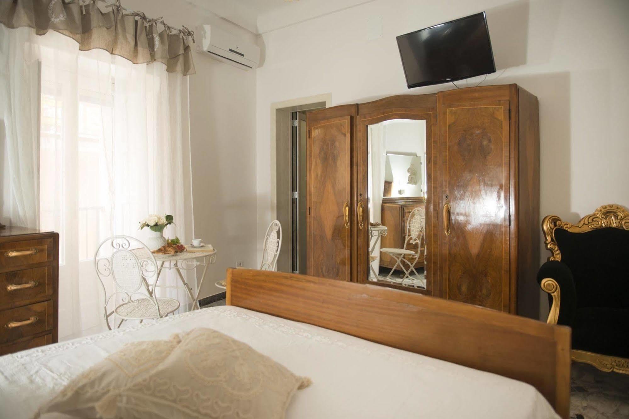 Dimora Cappuccini Guest House Cisternino Dış mekan fotoğraf